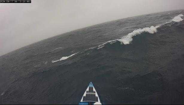 BB BEACON heading home into a 30-knot headwind: wave power + sail down